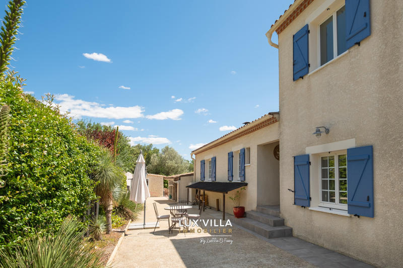 Maison - 251 m² - 8 pièces