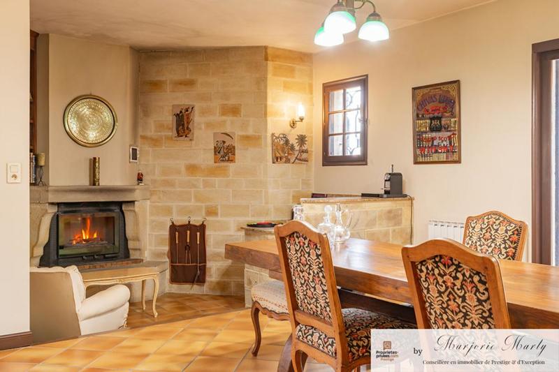 Maison - 223 m² - 6 pièces