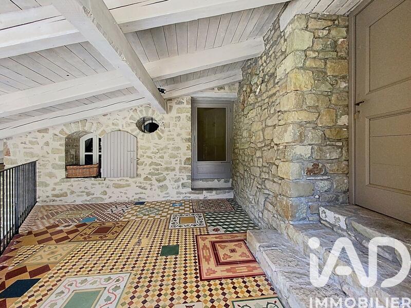 Maison - 343 m² - 9 pièces