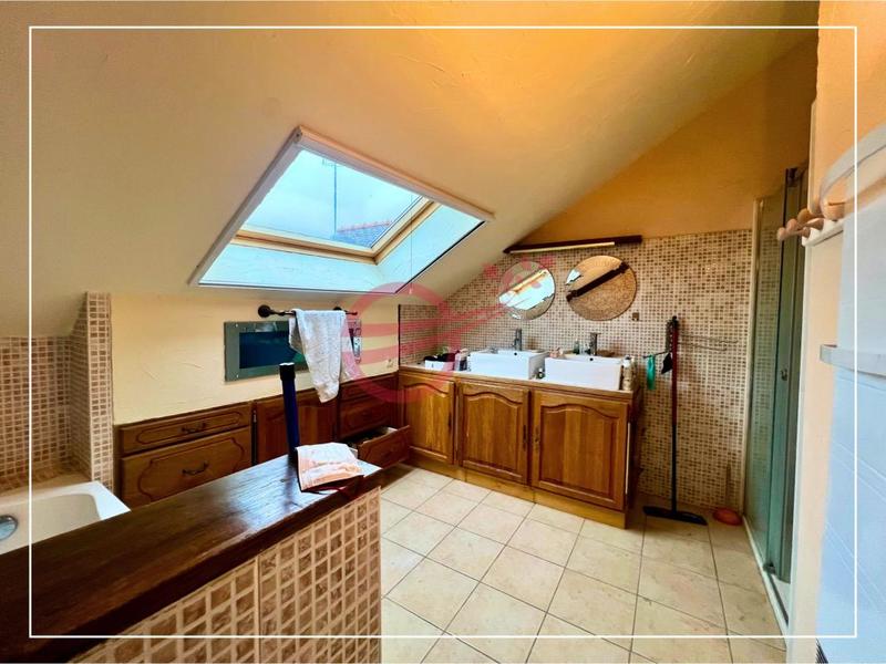 Maison en pierre - 166 m² - 7 pièces