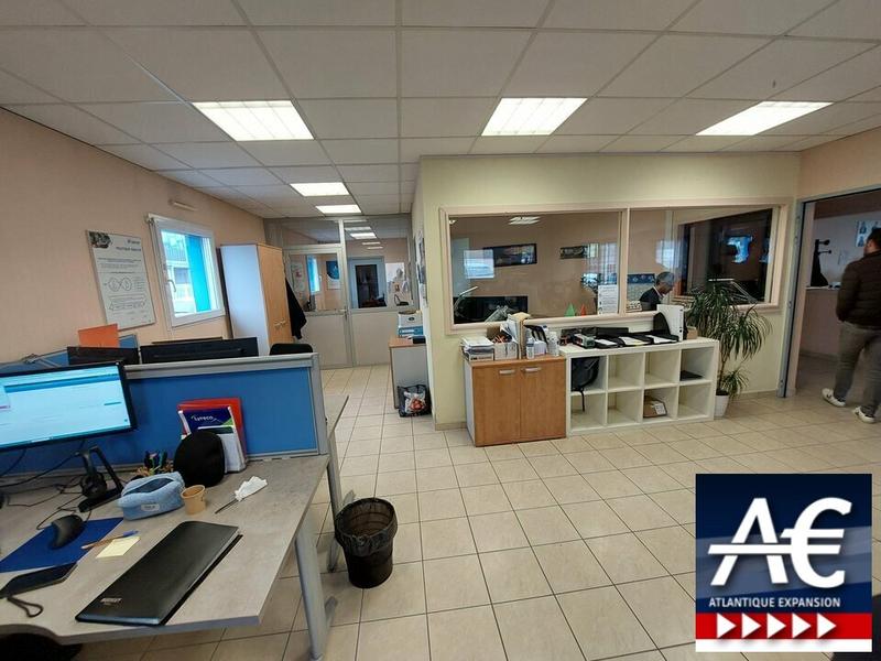 Bureau - 300 m²