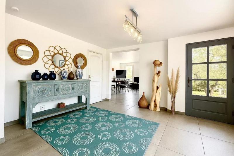 Propriété - 190 m² - 8 pièces