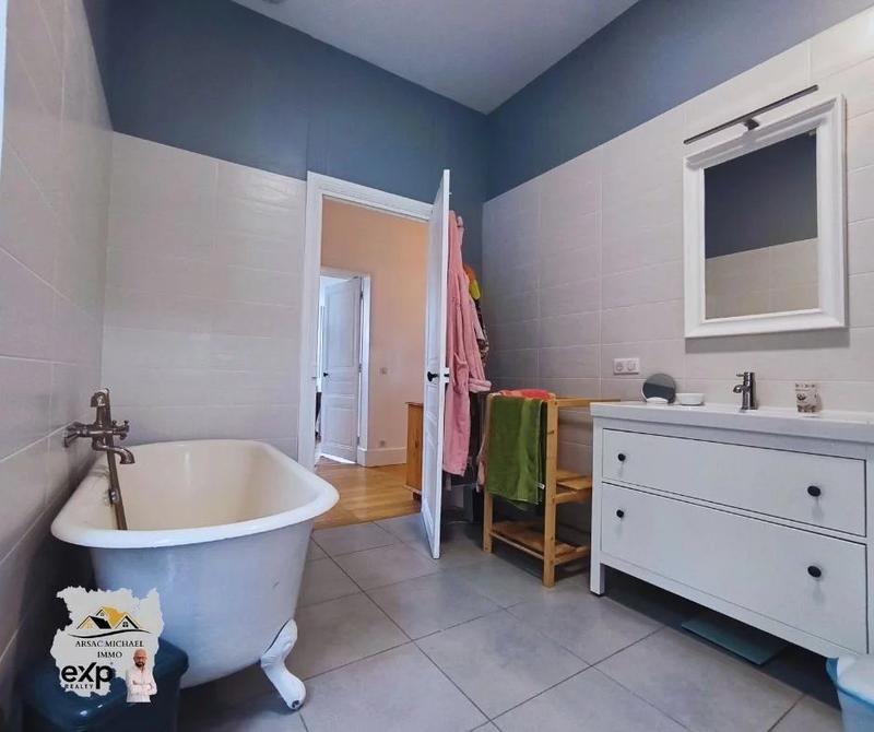 Appartement - 112 m² - 5 pièces