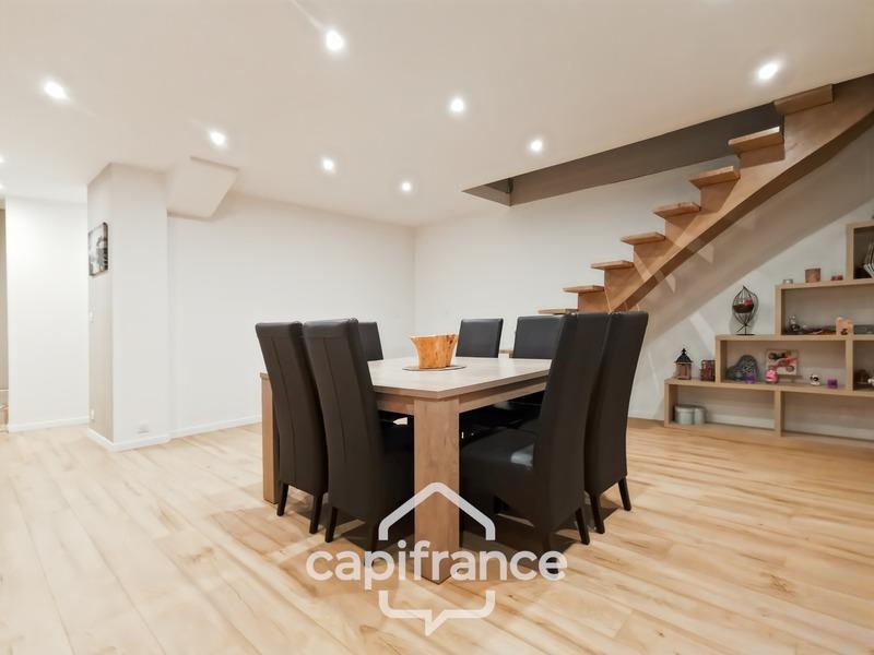 Maison de village - 201 m² - 10 pièces