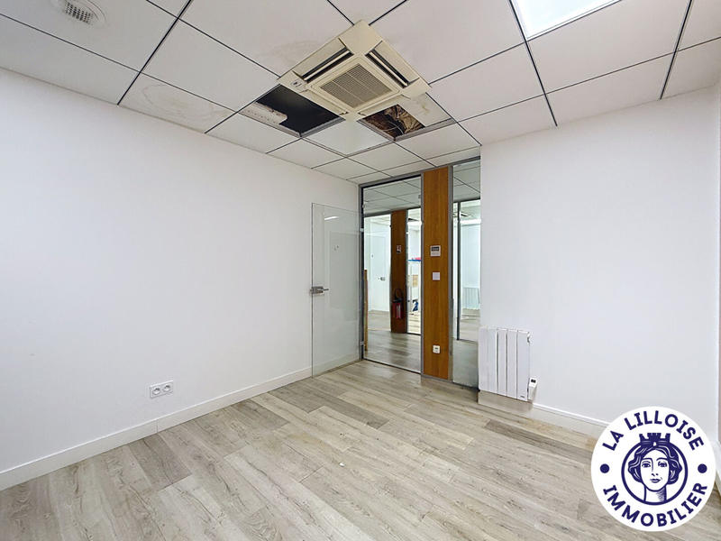 Local commercial - 140 m² - 6 pièces