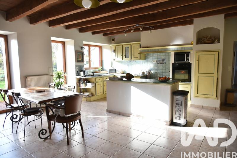 Maison - 277 m² - 9 pièces