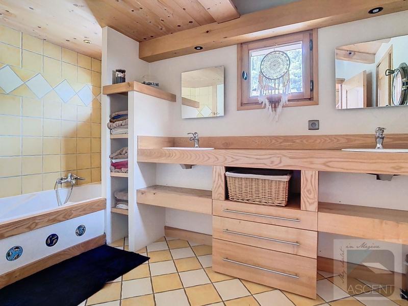 Châlet - 252 m² - 7 pièces