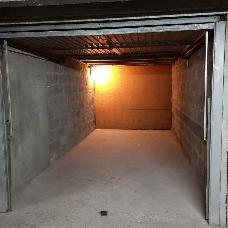 Parking / Garage - 12 m²