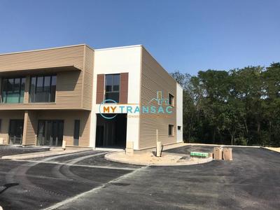 Local d'activité / Entrepôt - 221 m²