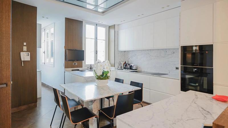 Appartement - 288 m² - 7 pièces