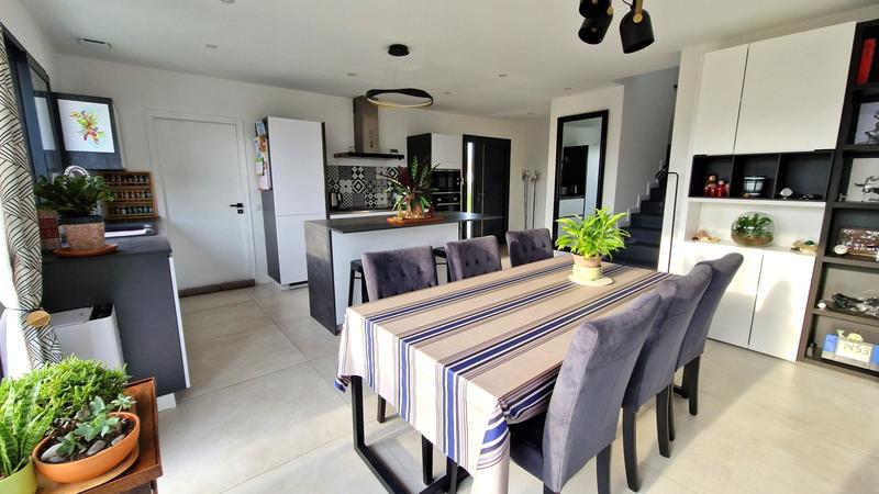 Maison - 110 m² - 5 pièces