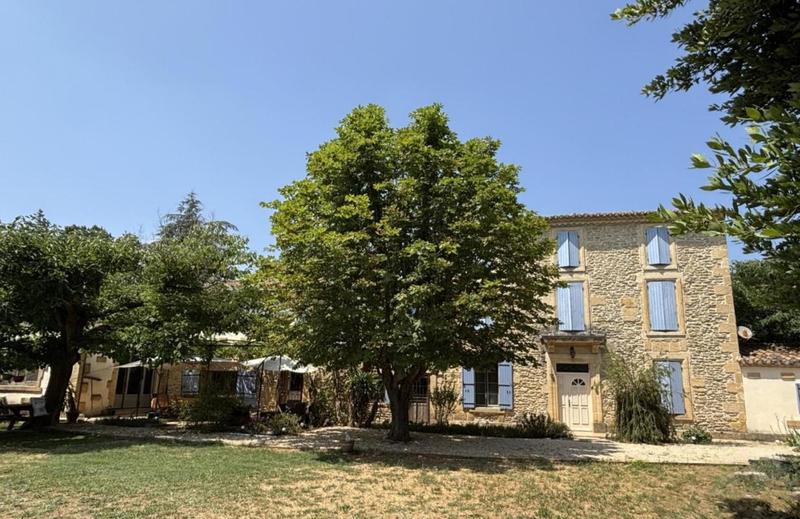 Maison - 280 m² - 7 pièces