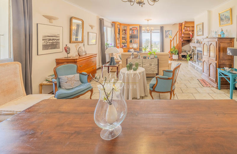 Maison - 170 m² - 8 pièces