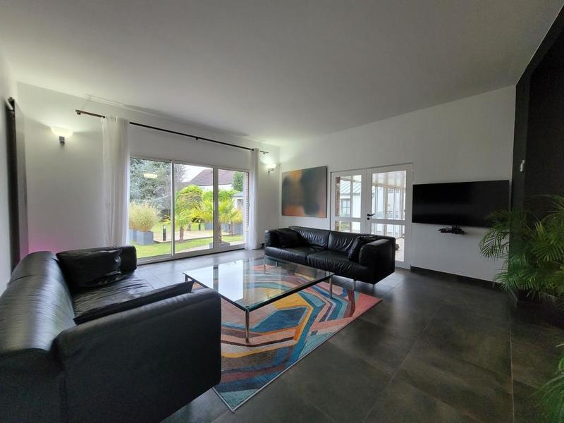 Maison - 206 m² - 6 pièces