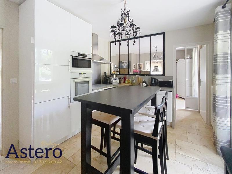 Propriété - 255 m² - 8 pièces