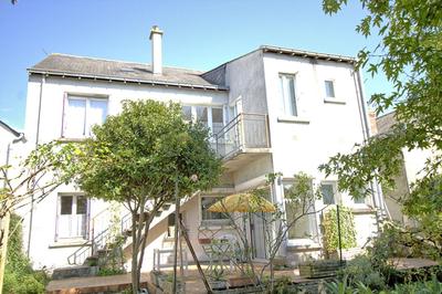 Maison - 176 m² - 8 pièces