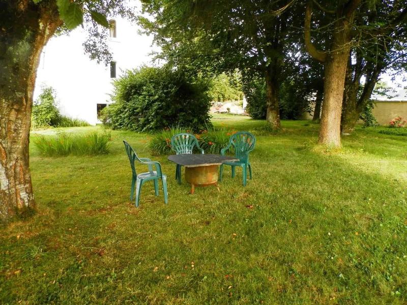 Maison - 235 m² - 11 pièces