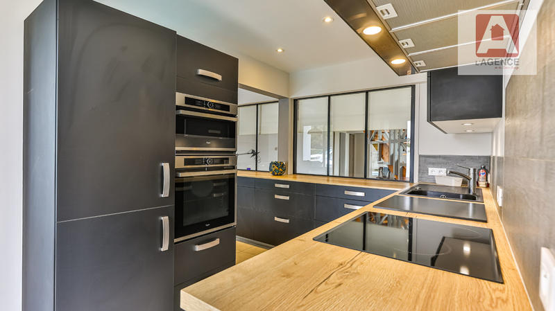 Maison - 166 m² - 5 pièces