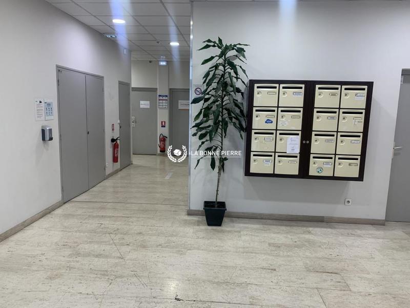 Bureau - 119 m² - 7 pièces