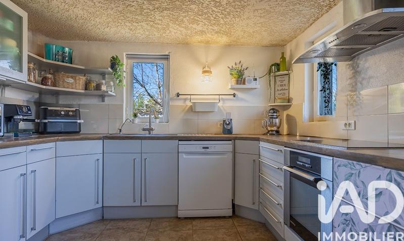 Maison - 203 m² - 5 pièces