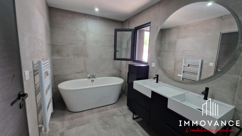 Maison - 171 m² - 7 pièces