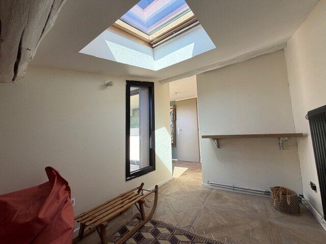 Appartement - 93 m² - 5 pièces