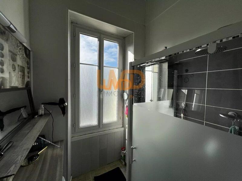 Propriété - 245 m² - 9 pièces