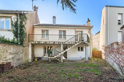 Maison - 172 m² - 10 pièces