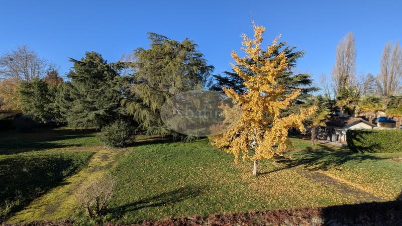 Immeuble - 1 800 m² - 70 pièces