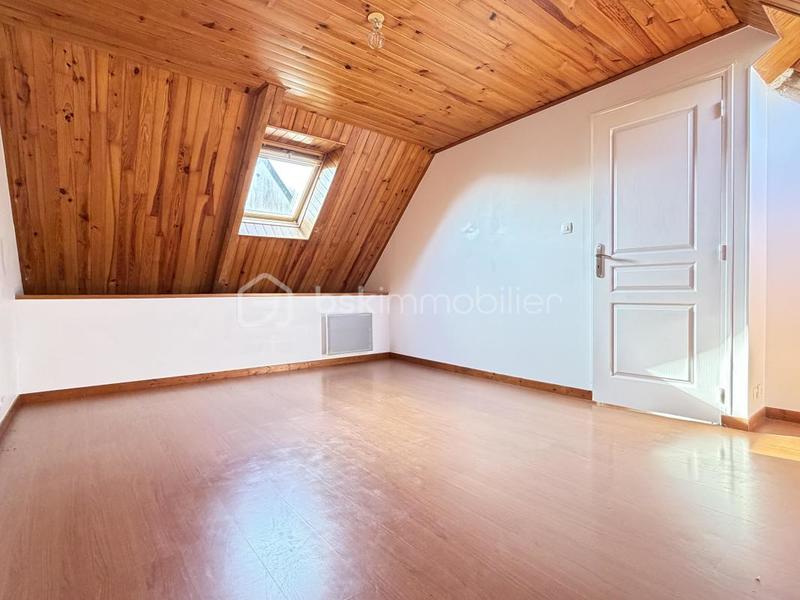 Maison - 350 m² - 25 pièces