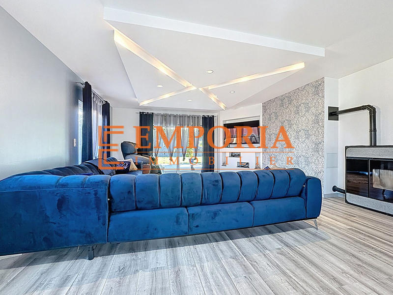 Maison - 280 m² - 8 pièces