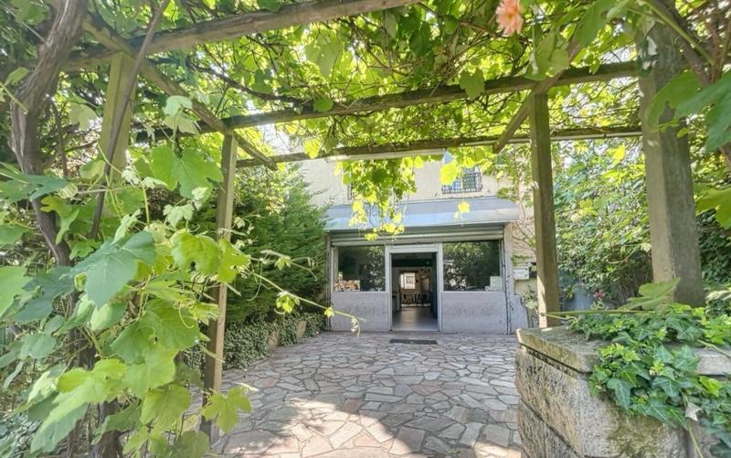 Local commercial - 195 m² - 6 pièces