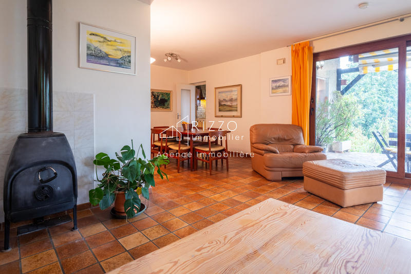 Maison - 200 m² - 6 pièces