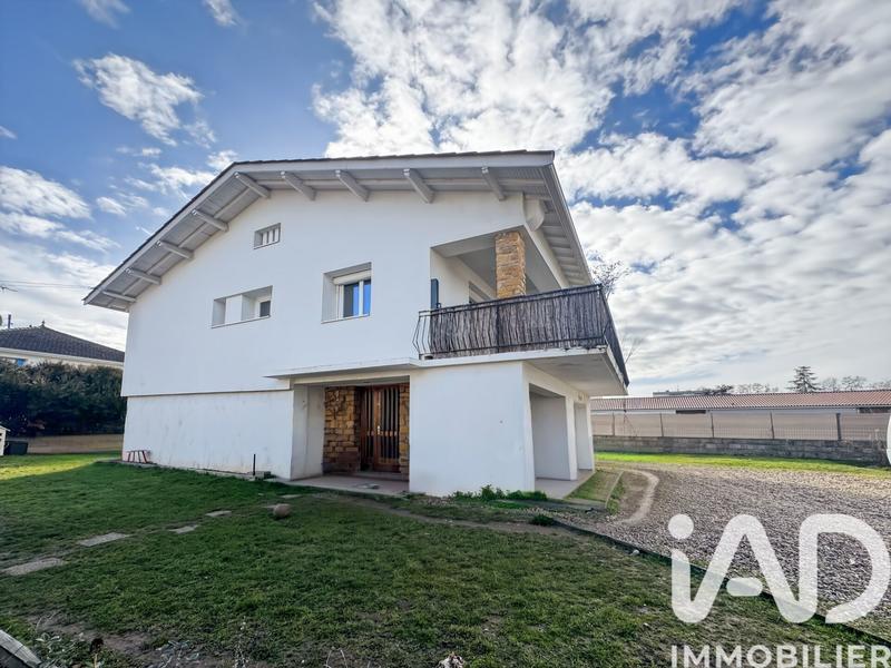 Maison - 140 m² - 6 pièces