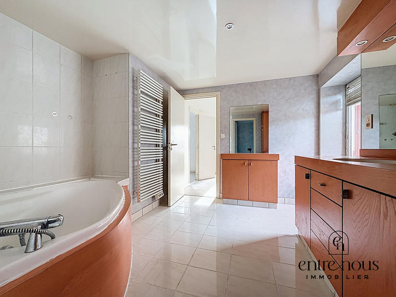 Immeuble - 153 m² - 5 pièces