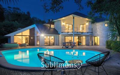 Maison contemporaine - 240 m² - 9 pièces