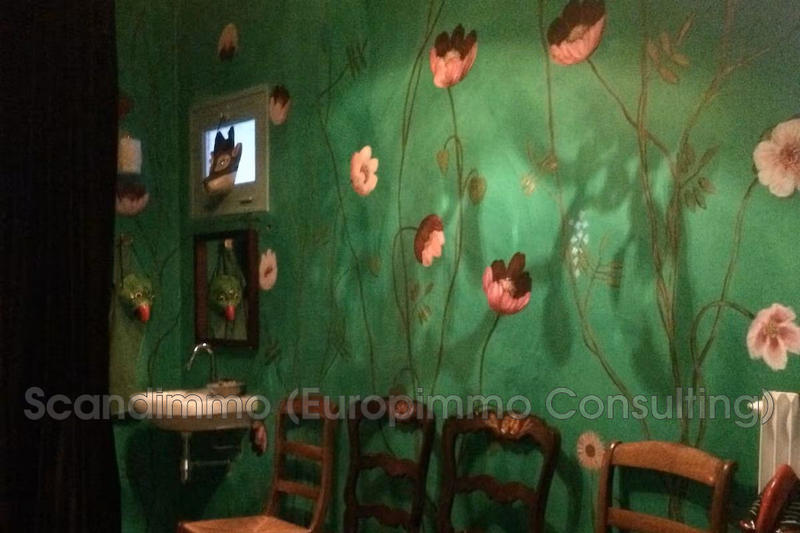 Maison - 250 m² - 9 pièces