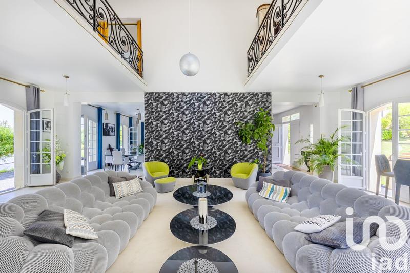 Maison - 263 m² - 8 pièces