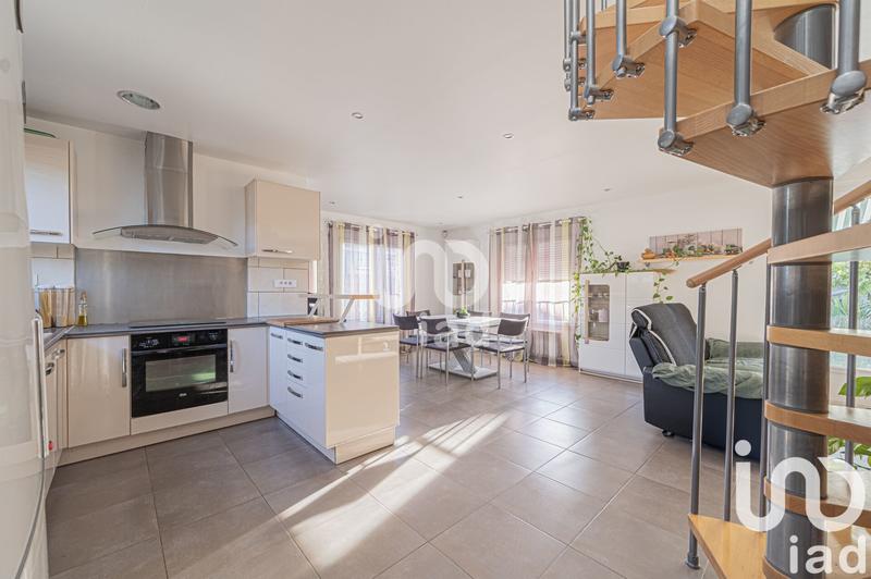 Maison - 84 m² - 5 pièces