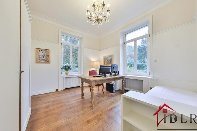 Château - 386 m² - 15 pièces