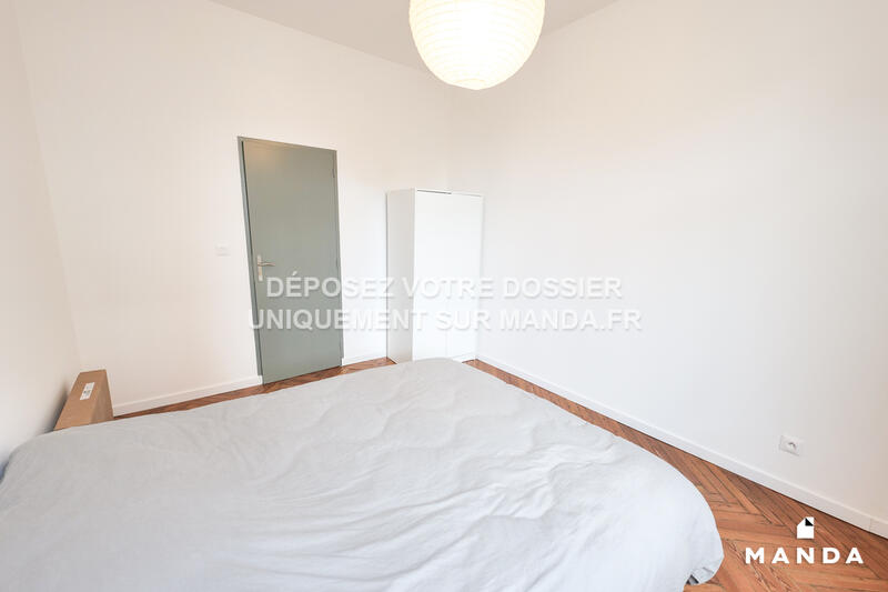 Chambre - 10 m² - 5 pièces