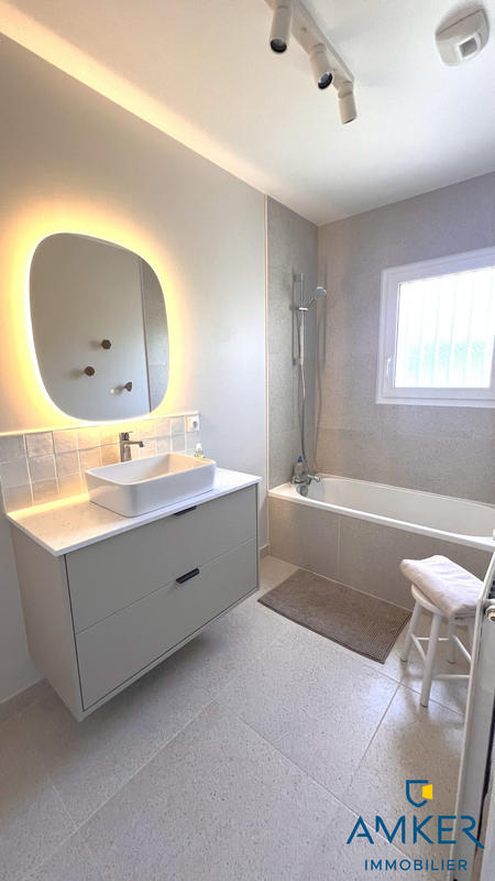 Maison traditionnelle - 146 m² - 6 pièces