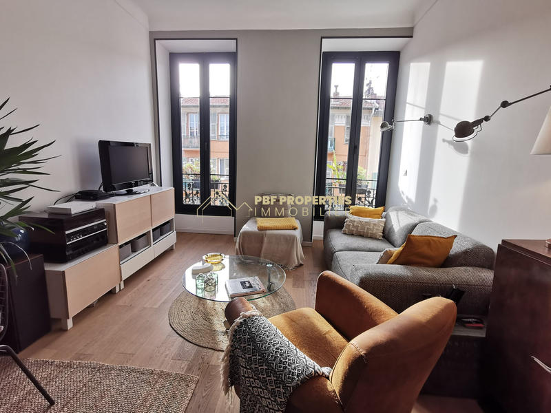 Appartement - 85 m² - 3 pièces