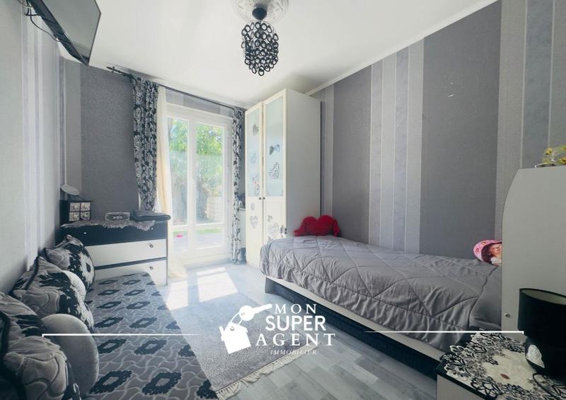 Maison - 177 m² - 7 pièces