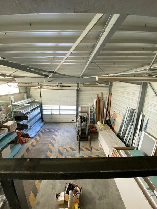 Entrepôt - 225 m²