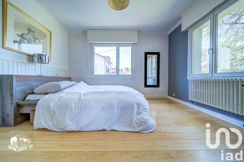 Maison - 250 m² - 10 pièces