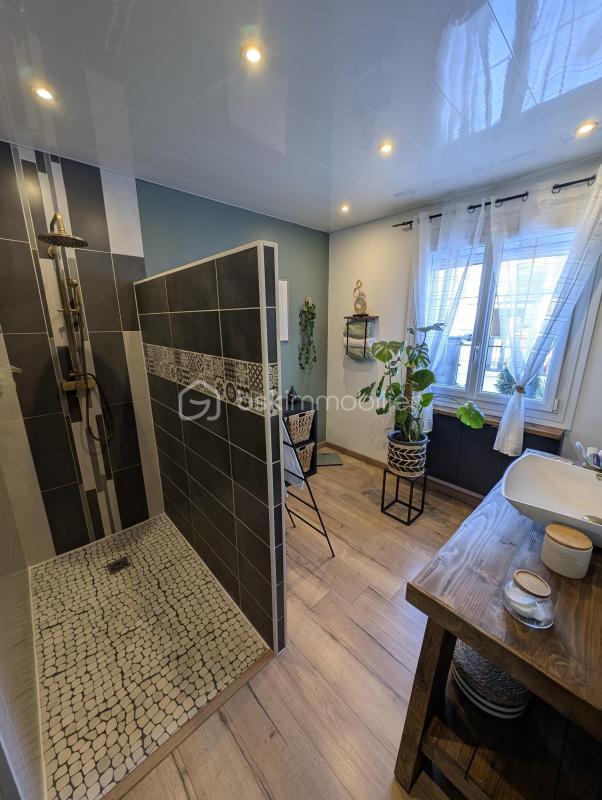 Pavillon - 150 m² - 6 pièces