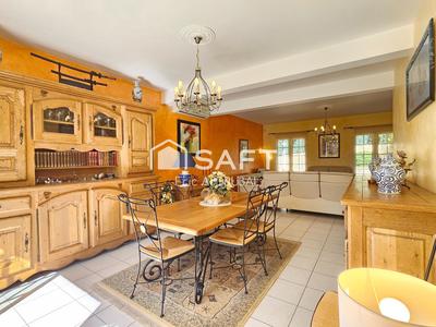 Maison - 200 m² - 6 pièces