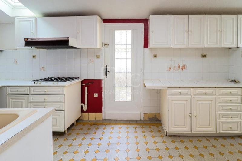 Propriété - 375 m² - 10 pièces