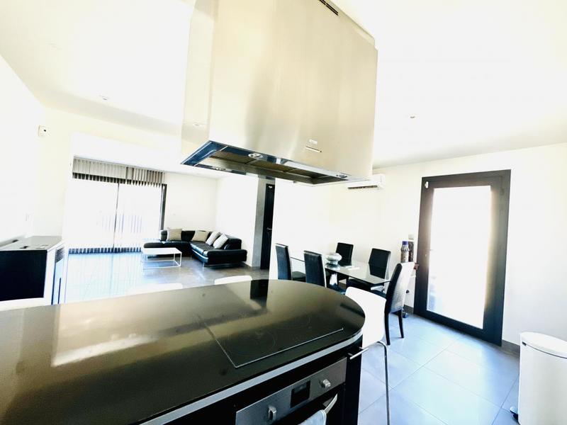 Propriété - 96 m² - 4 pièces